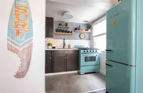Golden Hill Apartment | Surf's Up Paradise Apartment