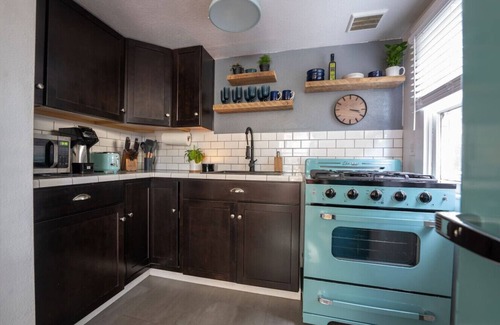 Golden Hill Apartment | Surf's Up Paradise Apartment