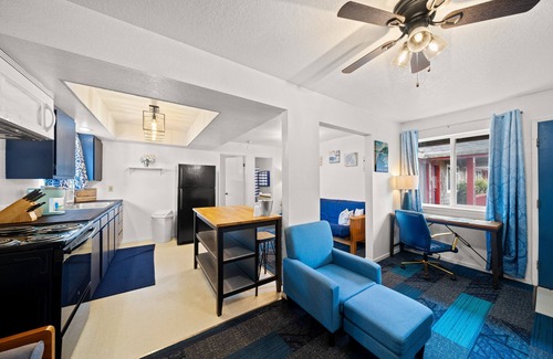 Pacific City Hotel | Discover Surf & Sand Inn: Family-Friendly Stay with Breakfast