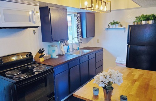 Pacific City Hotel | Discover Surf & Sand Inn: Family-Friendly Stay with Breakfast