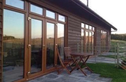 Shorwell House | Charming Surf Shack: Pet-Friendly Cottage in Shorwell