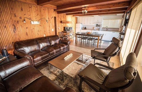 Bandon House | Surf Song: Breathtaking Ocean Views & Private Beach Access
