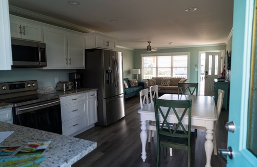 Emerald Isle House | Beach Access & Ocean View at Surf Sounds - Guest Rated 10/10