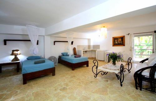 Cabarete Resort | Oceanfront Surfbreak B&B with Pool & Kitchen Amenities