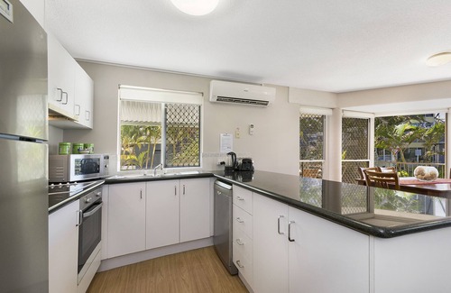 Maroochydore Apartment | Beachfront Bliss at Surfcomber with Pool and Ocean Views