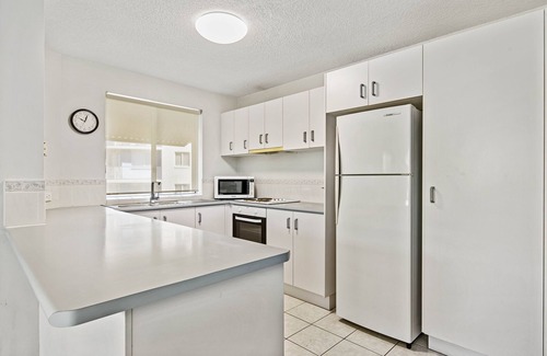 Maroochydore Apartment | Beachfront Bliss at Surfcomber with Pool and Ocean Views
