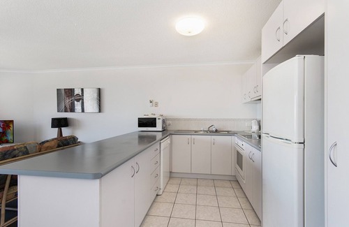 Maroochydore Apartment | Beachfront Bliss at Surfcomber with Pool and Ocean Views