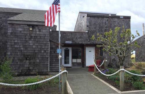 Ocean City Apartment | Oceanfront Surfcrest Resort: Guest Rated 9.3 with Hot Tub