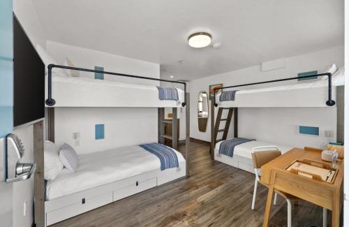 Leucadia Hotel | Pet-Friendly Surfhouse: A Family Retreat with Great Reviews