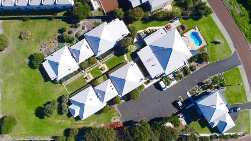 Gnarabup Cabin | Oceanfront Escape at Surfpoint Resort with Pool & Spa