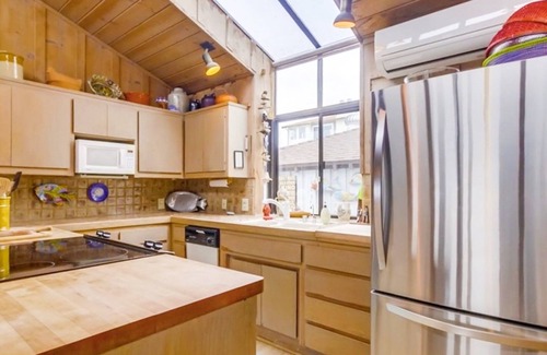 South Oceanside House | Surfs Up Breezy beachfront home with amazing views, gas fireplace, deck, WiFi, & grill