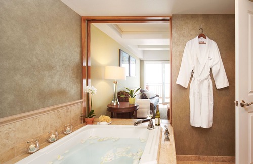Downtown Cannon Beach Hotel | Ocean View Retreat at Surfsand Resort - Rated 9.6/10