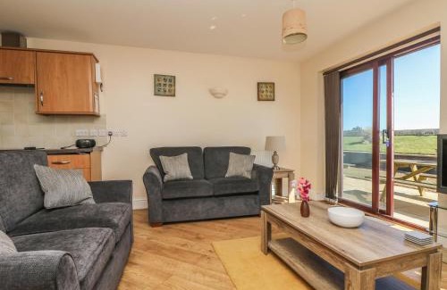 Longrock House | Ideal Surfside Retreat: 4-Star, Pet & Child Friendly