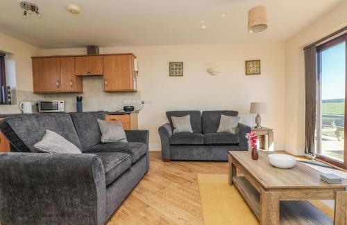 Longrock House | Ideal Surfside Retreat: 4-Star, Pet & Child Friendly