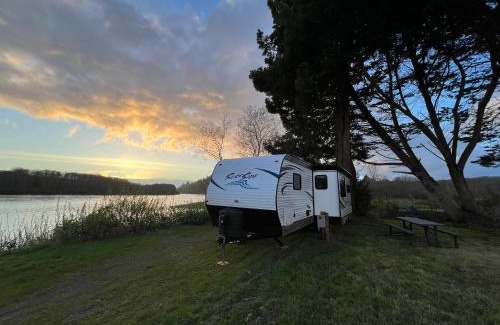 Klamath Other | Relaxing Surfside Glamping Experience for Families