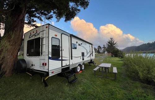 Klamath Other | Relaxing Surfside Glamping Experience for Families