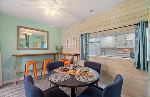 Folly Field Apartment | Surfside Hideaway