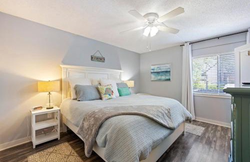 Folly Field Apartment | Surfside Hideaway