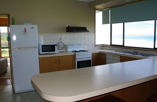 Cape Bridgewater House | Beachfront Bliss at Surfside Lodge: Rated 9.8/10!