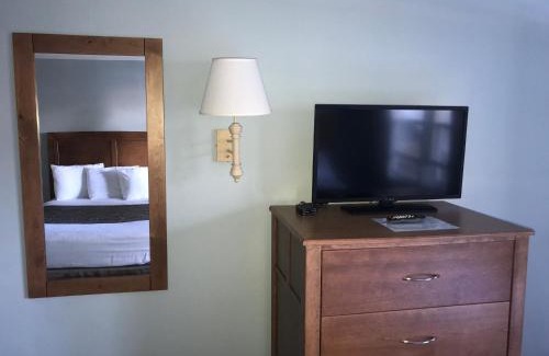 Point Pleasant Beach Hotel | Family-Friendly Surfside Motel with Pool & 9/10 Ratings