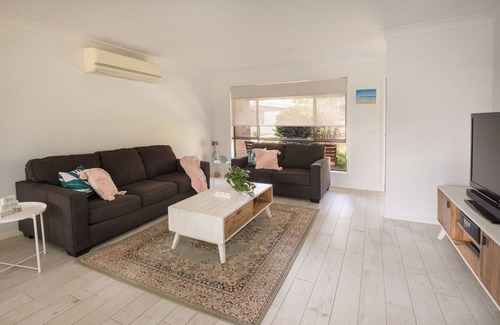 Bawley Point House | Pet-Friendly Surftide Bawley Point - Steps to the Beach