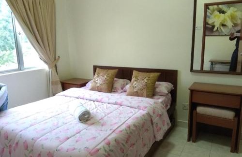 Taiping Apartment | Comfortable Suria Apartment with Pool in Bukit Merah