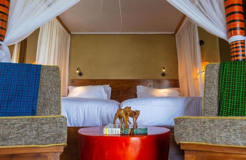 Mto wa Mbu Hotel | Discover Suricata Boma Lodge: A 5-Star Family Retreat