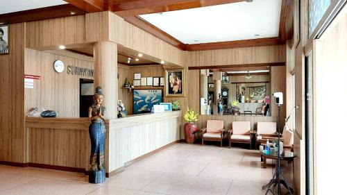 Chumphon Hotel | Discover Suriwong Chumphon Hotel: Budget-Friendly Stay