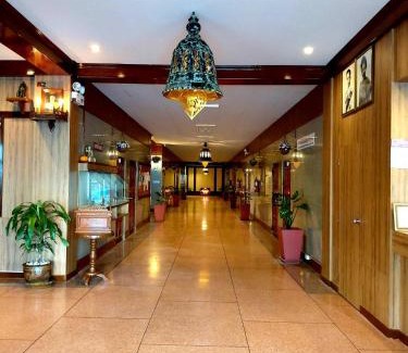 Chumphon Hotel | Discover Suriwong Chumphon Hotel: Budget-Friendly Stay