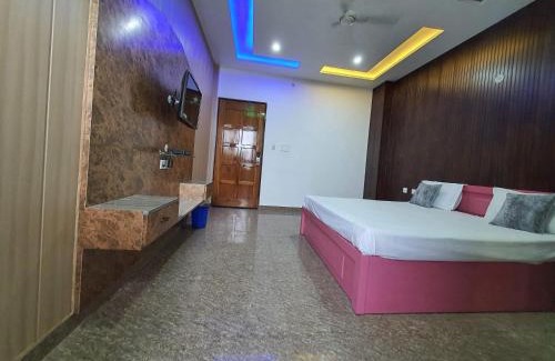 Bara Banki Hotel | Top-Rated Surja Guest House with Marriage Lawn & Kitchen