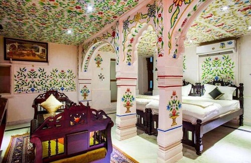 Hindaun Hotel | Experience Suroth Mahal: Family-Friendly Stay in Jaipur
