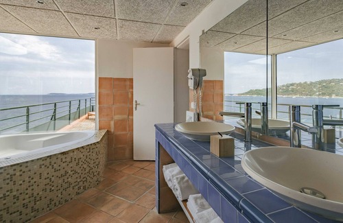 Cavaliere Beach Hotel | Relax at Surplage Hôtel Cavalière: Ocean View & Spa