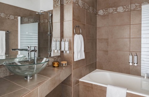 Cavaliere Beach Hotel | Relax at Surplage Hôtel Cavalière: Ocean View & Spa
