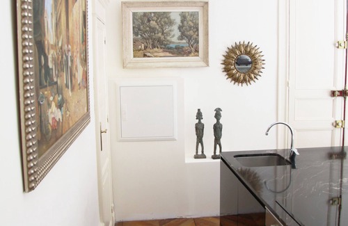 Bagneres-de-Luchon Apartment | Inviting T2 Apartment with Heated Pool & Scenic Lake View