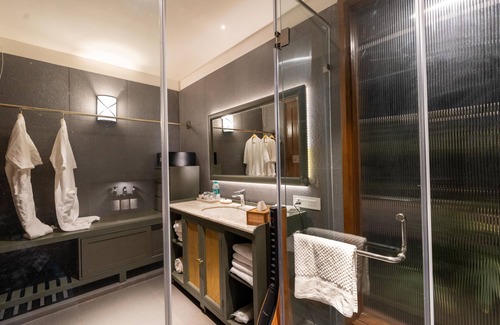 Jodhpur Hotel | Discover Surpura Bagh: Family-Friendly with Pool Amenities