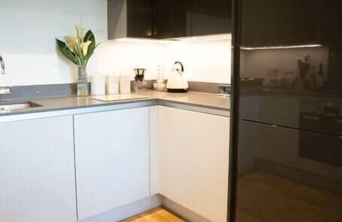 Chilworth Apartment | Surrey Hills Escape: Riverside Walks and Quick Links