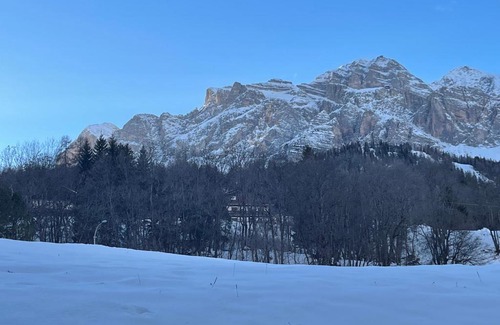 Cortina d'Ampezzo Apartment | Panoramic Retreat in Cortina with Pet-Friendly Amenities
