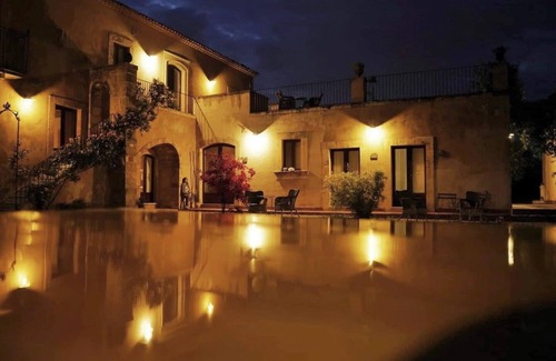 Syracuse House | Discover Sicily: Citrus Grove Retreat with Ocean View & Spa