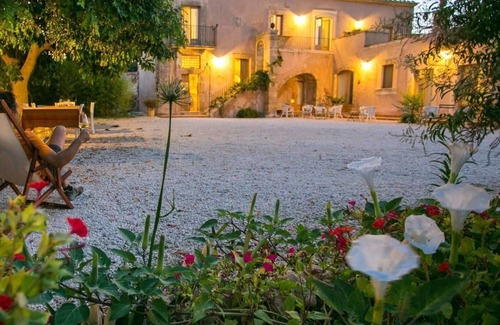 Syracuse House | Discover Sicily: Citrus Grove Retreat with Ocean View & Spa
