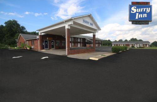 Dobson Hotel | Discover Surry Inn - Dobson: Family and Pet-Friendly Stay