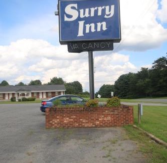 Dobson Hotel | Discover Surry Inn - Dobson: Family and Pet-Friendly Stay