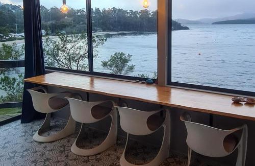 Surveyors Bay House | Surveyor's Cottage