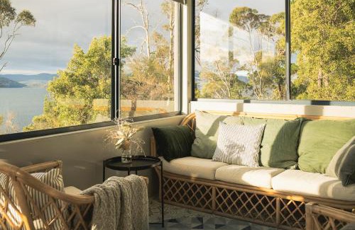 Surveyors Bay House | Surveyor's Cottage