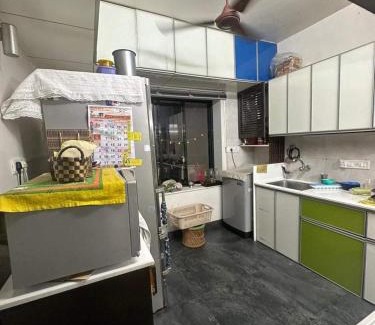 Khar Apartment | Family-Friendly Surya Kiran: Cozy 3BHK on Linking Road