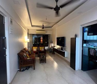 Khar Apartment | Family-Friendly Surya Kiran: Cozy 3BHK on Linking Road