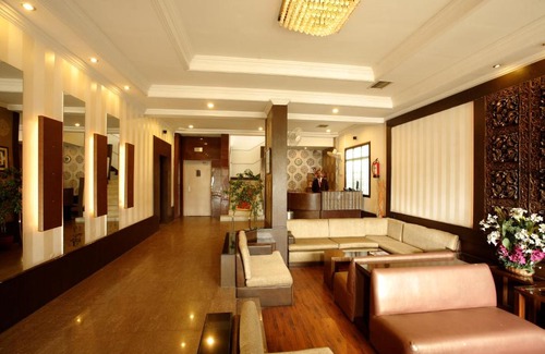 Kota Hotel | Inviting Surya Royal Hotel: Family-Friendly with Breakfast
