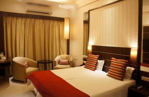 Kota Hotel | Inviting Surya Royal Hotel: Family-Friendly with Breakfast