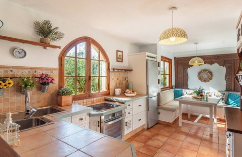 Alhaurin de la Torre Villa | Top-Rated Susana Alhaurín de la Torre with Oceanfront Views