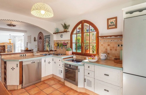 Alhaurin de la Torre Villa | Top-Rated Susana Alhaurín de la Torre with Oceanfront Views
