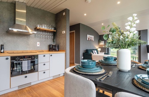 Enstone Apartment | Sustainable 2BD Pod on Old Chalford Farm